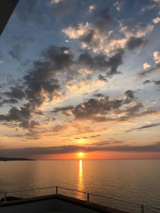 Terrazza Sul Mare Leilighet Pizzo  Eksteriør bilde